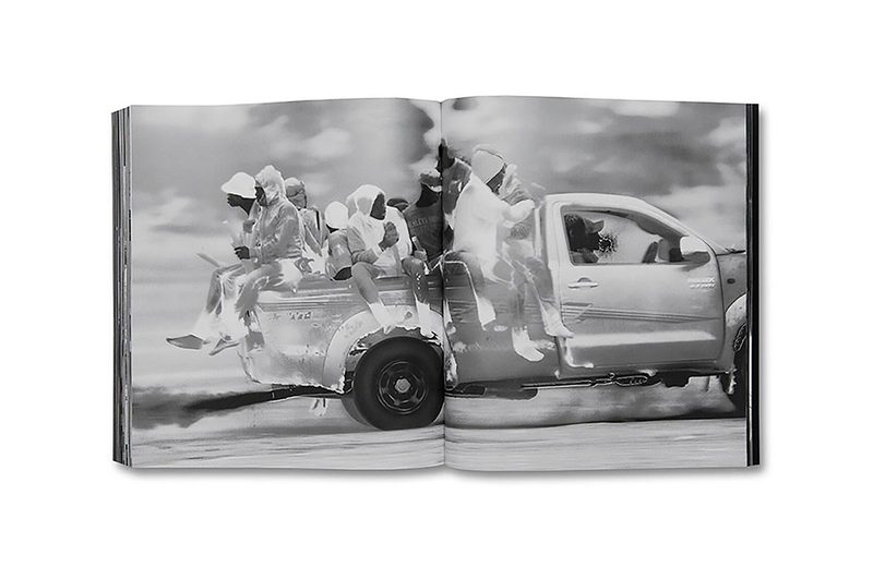 Incoming - Richard Mosse | moom bookshop - 攝影書與雜誌