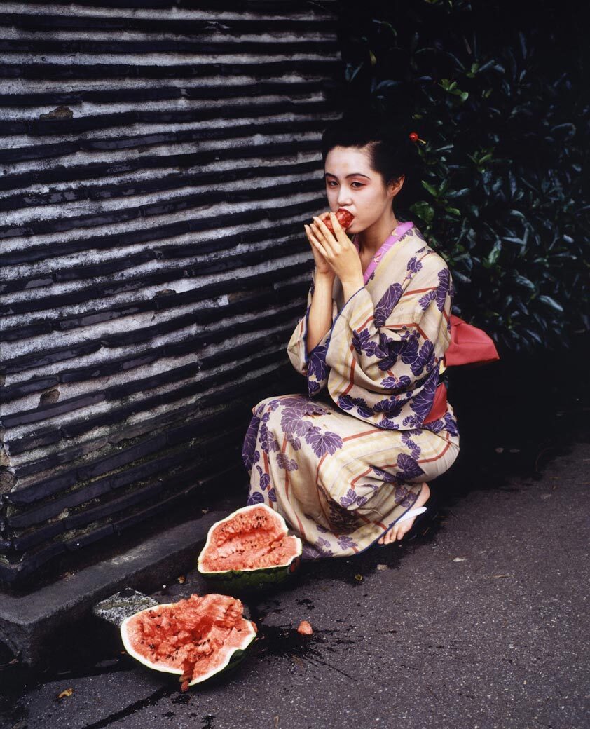 Sobre Nobuyoshi Araki | moom bookshop - art books and magazines