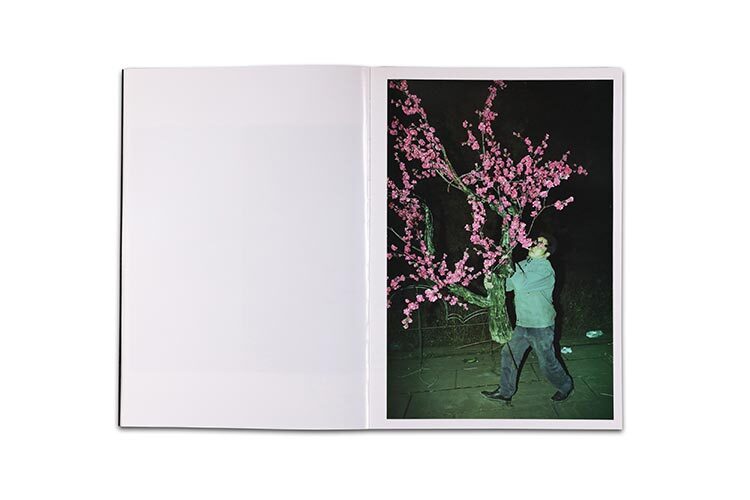 White Night (First Edition) - Feng Li | moom bookshop - art books