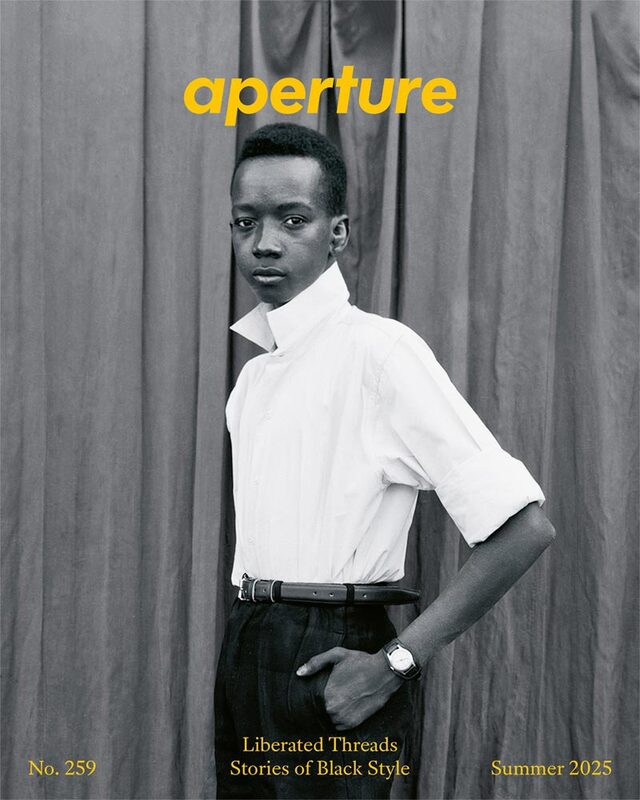 Aperture 259: Liberated Threads (9781597115803)