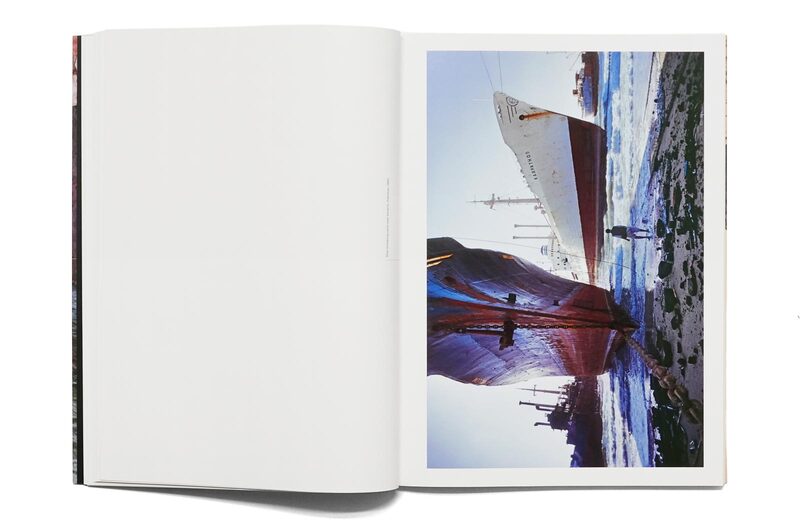 The Unguarded Moment: Thirty Years of Photographs - Steve McCurry