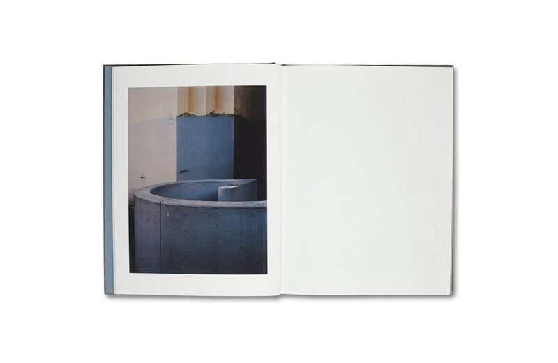 A Perpetual Season - Grégoire Pujade-Lauraine | moom bookshop 