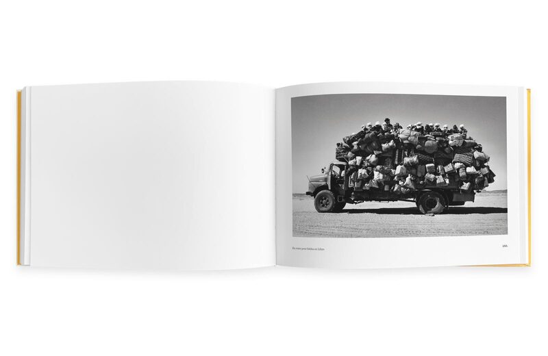Raymond Depardon / 7×3 写真集 SIGNED Raymond Depardon Print - Fall of the Berlin Wall. Magnum