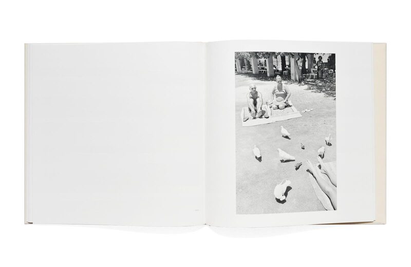 Waikiki - Henry Wessel | moom bookshop - 藝術書籍與雜誌