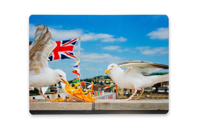 アート・デザイン・音楽 Postcards Martin Parr Art Postcards : Martin Parr, Thomas Weski: Amazon.co.uk: Books