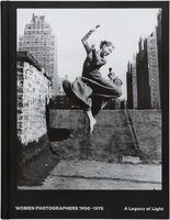 Women Photographers 1900 – 1975: A Legacy of Light (9783775761369)