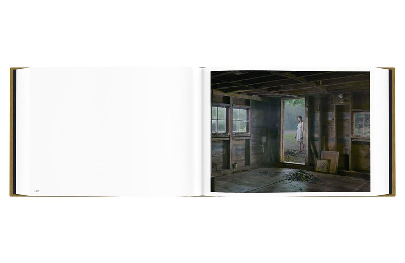 Gregory Crewdson: Alone Street - Gregory Crewdson | moom bookshop