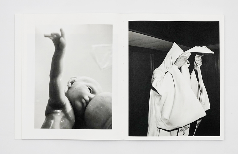 Murmurings of the Skin - Olivia Arthur | moom bookshop - 藝術書籍與雜誌
