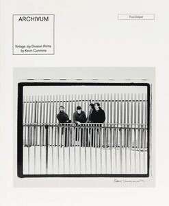 Kevin Cummins | moom bookshop - 藝術書籍與雜誌