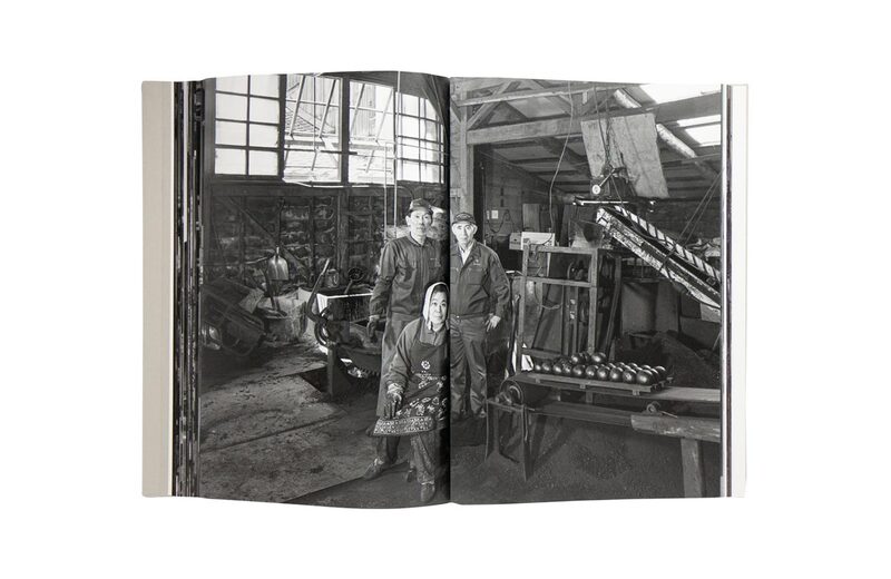 On Display - 池本喜巳| moom bookshop - 攝影書與雜誌