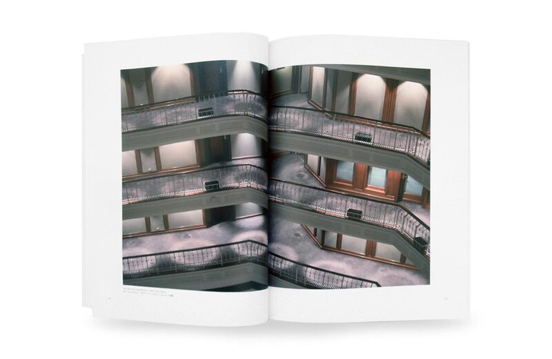 写真集 ÜBER GRENZEN ON BORDERS JAPAN IN DER DDR - Tamami Iinuma | moom bookshop - art books and