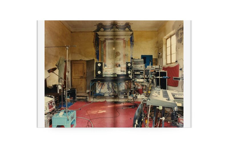 Apartamento 26 | moom bookshop - art books and magazines