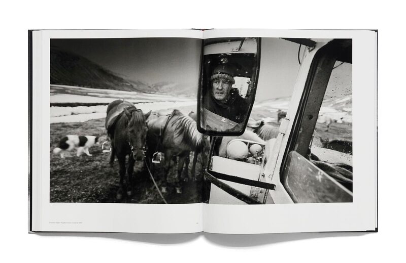 Where the World is Melting - Ragnar Axelsson | moom bookshop - art books and magazines
