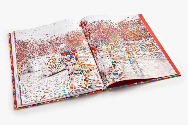 Yayoi Kusama: Give Me Love - 草間彌生| moom bookshop - 藝術書籍與雜誌