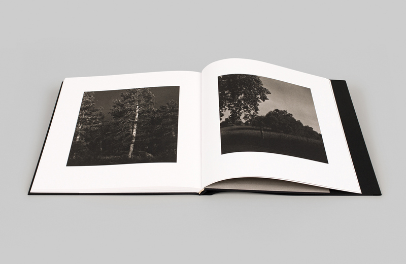 Summer Nights, Walking - Robert Adams | moom bookshop - 藝術書籍與雜誌