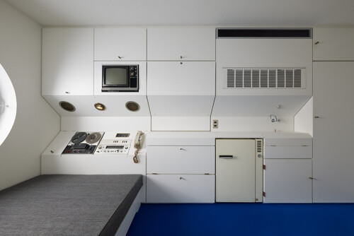 紐約 MoMA 展出的 A1305 膠囊單元內部細節，© MoMA