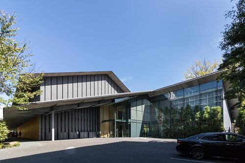 Kakidai, "根津美術館。隈研吾設計。", 2018,依 Creative Commons Attribution-Share Alike 4.0 International 授權使用。